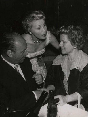 Internationale Filmfestspiele Waltraut Haas, Paula Wessely [Ufa-Nacht 1955?]