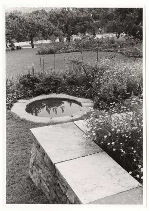 Reichsgartenschau 1939 auf dem Killesberg, Stuttgart: Rundes Wasserbecken, Stützmauer