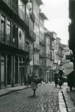 Typische Gasse, Porto, Portugal