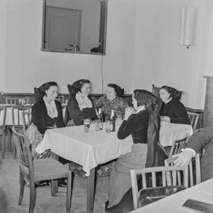 Veranstaltung S-Haus-Saal : Bautzen. Veranstaltung im Haus der Sorben, Postplatz 2. Blick in den Saal mit Teilnehmern