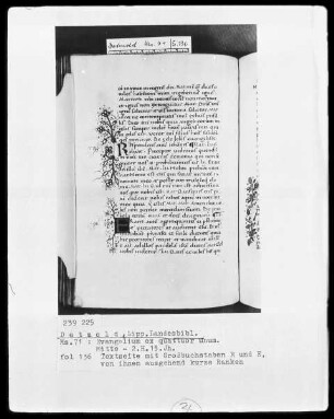 Textseite mit Initiale R und E