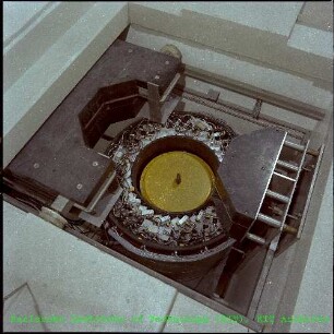 Blick in die gepulste Fassmessanlage am Institut für Neutronenphysik und Reaktortechnik (INR)