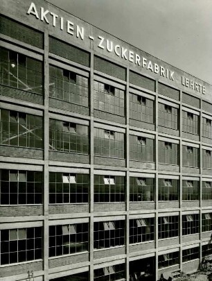Aktien-Zuckerfabrik, 1955