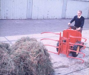 Mobiler Rauhfutter-Transporter