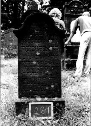 Grabstein 281 [Nir S. 171f. Nr. 16.07]