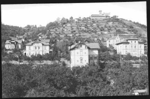 Niederlößnitz. Blick zur Friedensburg