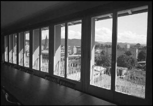 Freiburg: Neubau Arbeitsamt, Fensterfront im Konferenzsaal