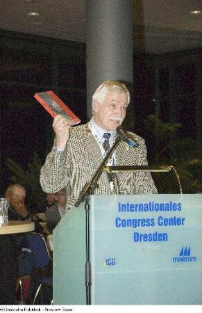 Dr. Thomas Bürger, Generaldirektor der SLUB Dresden, bei der Eröffnung "Get together" mit "Das ABC der SLUB. Lexikon der Sächsischen Landesbibliothek - Staats- und Universitätsbibliothek Dresden