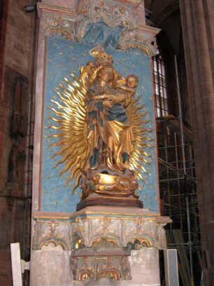 Madonna im Strahlenkranz