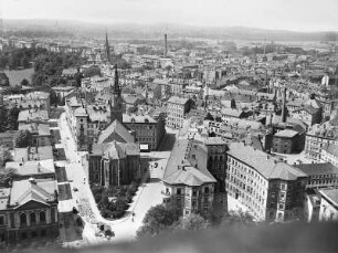 Leipzig-Zentrum, Blick vom Turm des Neuen Rathauses nach Norden zur Weststraße mit Katholischer Kirche (1856, Heidehoff)