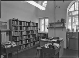 Blick in die Stadtteilbibliothek West/Ingeborg-Bachmann-Bibliothek
