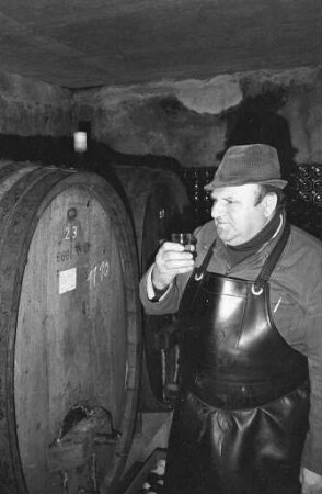 Kellermeister im Staatlichen Weinbauversuchsgut Karlsruhe-Durlach Posseltstraße 19 Franz Hugo Speck