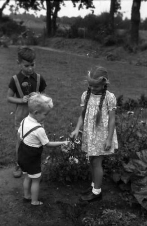 Nierswalde: Kinder, allein