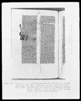 Biblia latina — Initiale V (erbum dui), darin der Prophet mit seiner Frau, Folio 389verso