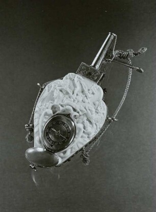 Pulverflasche mit Uhr