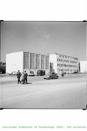 Außenansicht des Instituts für Kernverfahrenstechnik (IKVT), von Südosten