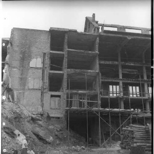 Negativ: Ruine, Badensche Straße 50/51, 1951
