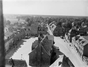 Rothenburg in der Oberlausitz, Marktplatz : Rothenburg/Oberlausitz. Marktplatz mit Rathaus. Blick vom Turm der Stadtkirche nach Süden