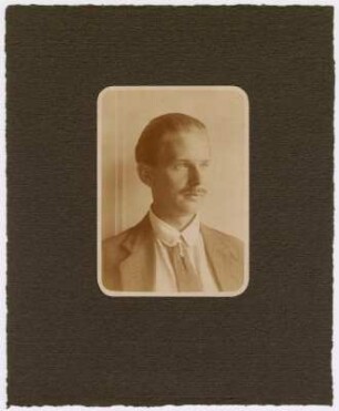 Portrait des Albert Wiese : Portrait Albert Wiese. Verso mit Stempel, Aufnahme von Albert Wiese Dresden