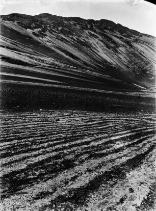 Streifenboden : Berglandschaft