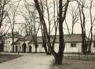 Freilichtbühne "Junge Garde", Großer Garten Dresden : Dresden, Großer Garten. Freilichtbühne "Junge Garde", erbaut 1953-1955; Blick auf das Bühnenhaus