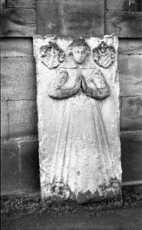 Lohmen, Evangelische Kirche. Grabdenkmal der Walpurgis von Taubenheim, geb. Wehse, um 1600