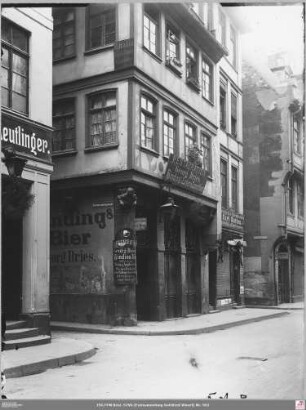 Schnurgasse 8 (angeschnitten) Ecke Gelnhäuser Gasse von Westen