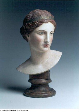 Kopf mit Büstenausschnitt der Aphrodite von Capua (sog. Aphrodite Caetani) : Kopf mit Büstenausschnitt der Aphrodite von Capua (sog. Aphrodite Caetani). Gipsabguß, bemalt (Original um 330 v. Chr., bemalter Abguß 1883; R. Diez). Skulpturensammlung ASN 4733 & Abg.-ZV 557