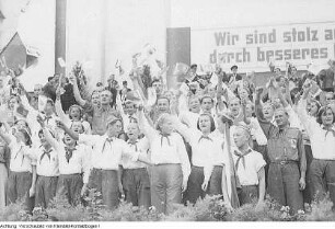 Dresden. Pionierorganisation "Ernst Thälmann". I. Pioniertreffen, Appell, 18.-25. August 1952