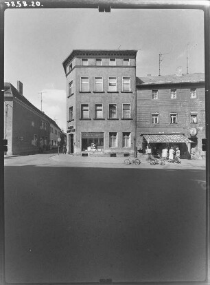 Torgau, Kurstraße 1. Wohnhaus mit Laden (um 1600, Adler-Apotheke). Straßenfront (von der Bäckerstraße)