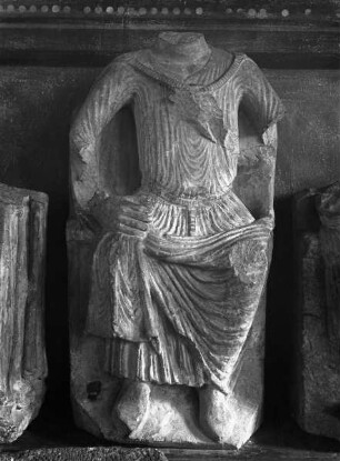 Die Figuren von den Wessobrunner Chorschranken — Männliche Gewandfigur ohne Kopf