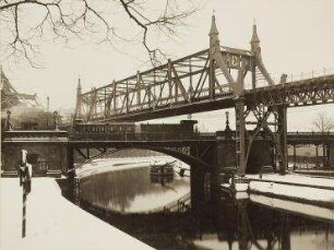 Ohne Titel (Hochbahnbrücke über Landwehrkanal, Nähe Gleisdreieck)