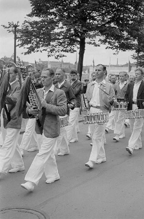 Ein Spielmannszug im Rahmen des II. Deutschen Turn- und Sportfestes