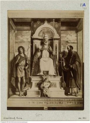 Thronender Petrus zwischen den heiligen Johannes der Täufer und Paulus