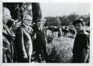 Erich Honecker besucht die Landwirtschaftliche Kooperation Dedelow