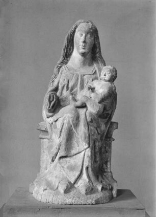 Sitzende Madonna