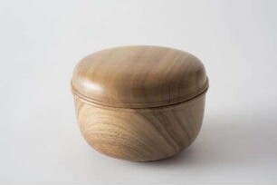 Nr. 9 (Werkbundkiste Schöne Dinge aus Holz, Deckeldose aus Nussbaumholz)