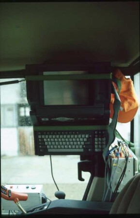 Fotografie: Erntetechnik, Mähdrescher selbstfahrend, Ertragsmessung, Datenerfassung, Laptop