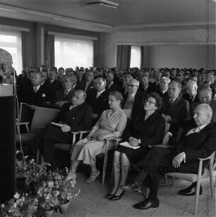 Wulfsdorf: Max-Planck-Institut für Kulturpflanzenzüchtung: Einweihung: Festakt: im Beisein des Gründers und Direktors Reinhold von Sengbusch und seiner Ehefrau Ursula