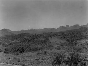 Die Berge von Adwa : Blick auf die Adwa-Berge von der Straße von Adwa nach Aksum aus