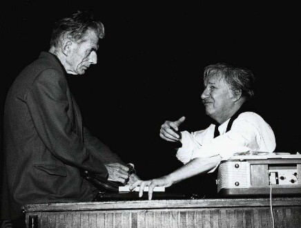 Samuel Beckett probt mit Martin                             Held als Krapp für Das letzte Band