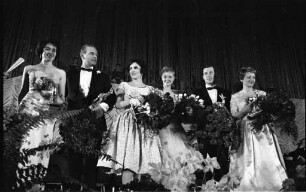 Bambi-Verleihung an die vier, von der Zeitschrift Film-Revue ermittelten, beliebtesten Schauspielerinnen und Schauspieler.