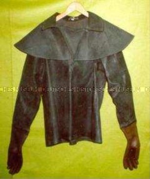 Arbeitsjacke mit Handschuhen
