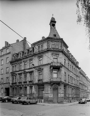 Dresden, Äußere Neustadt. Eckansicht des Hauses Prießnitzstraße 43 an der Ecke Sebnitzer Straße