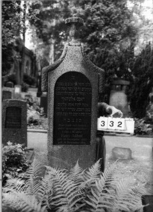 Grabstein 332