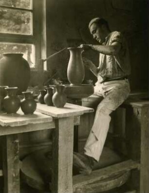 Töpfer bei der Arbeit