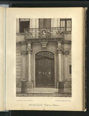 Schwäbisch Gmünd. Portal am Rathaus