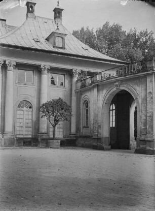 Dresden-Pillnitz. Schloss Pillnitz, Bergpalais, Hofseite