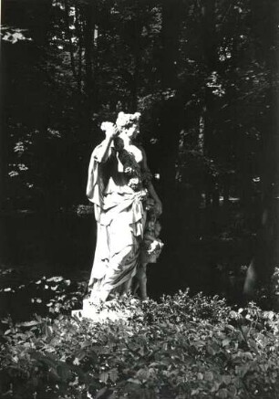 Schwetzingen, Allegorie des Frühlings : Allegorie des Frühlings. Metallguß. Schwetzingen, Schlosspark