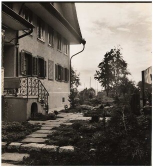 Garten Suidter, Luzern: Gartenweg beim Haus